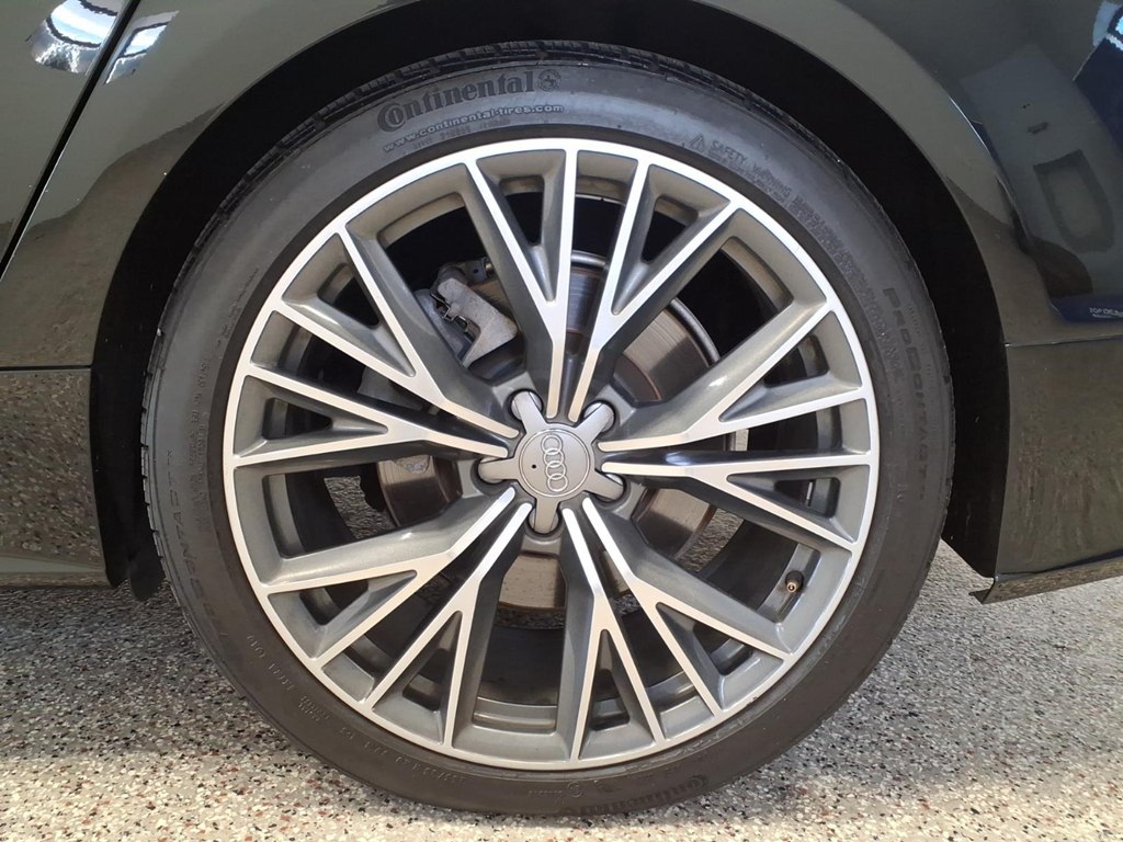 Photo 7 of this AUDI A7