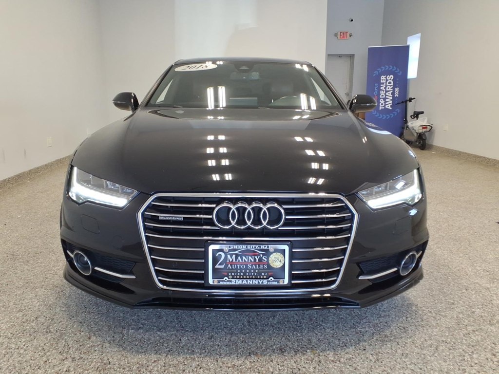 Photo 2 of this AUDI A7