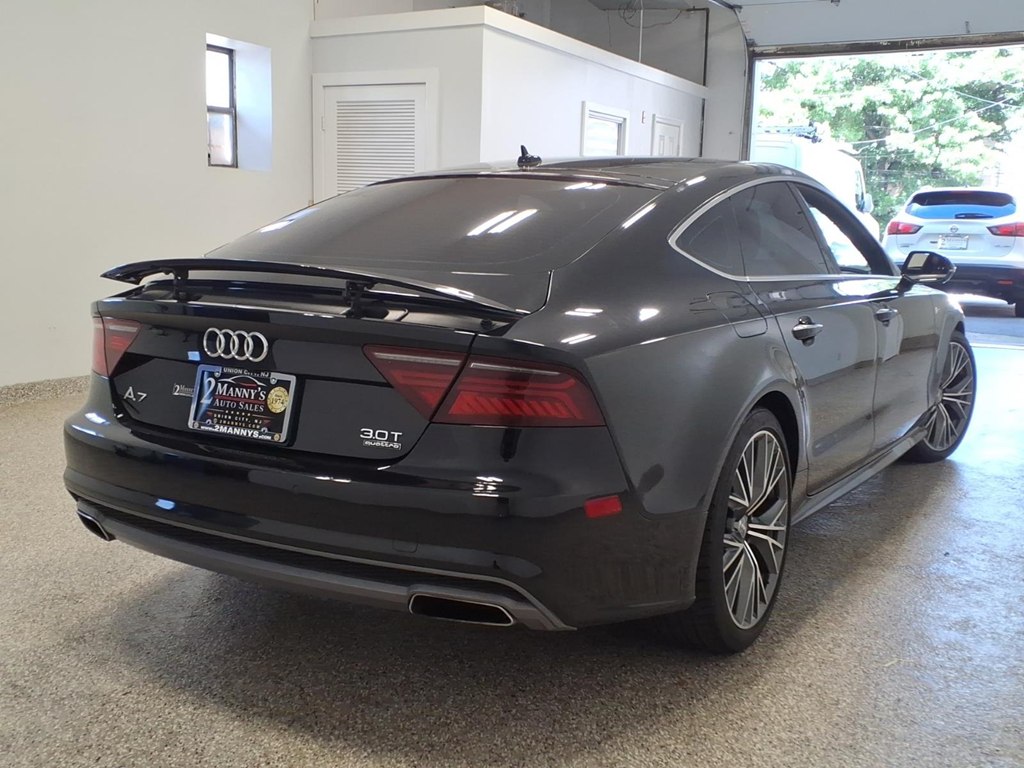 Photo 4 of this AUDI A7