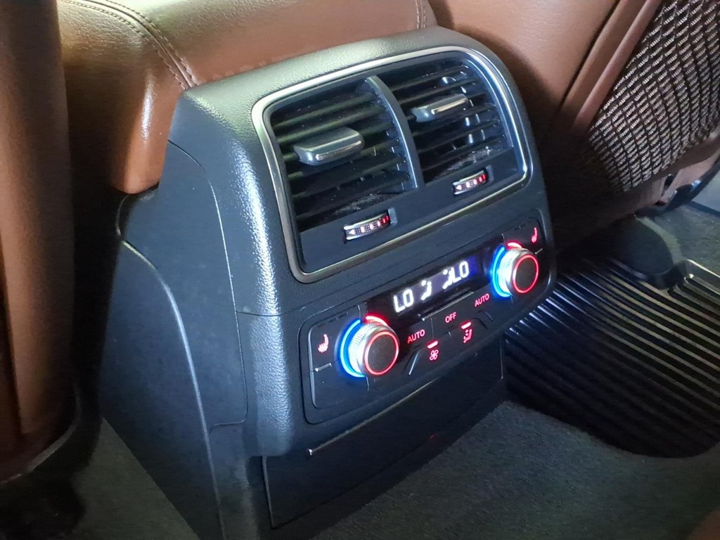 Photo 21 of this AUDI A7