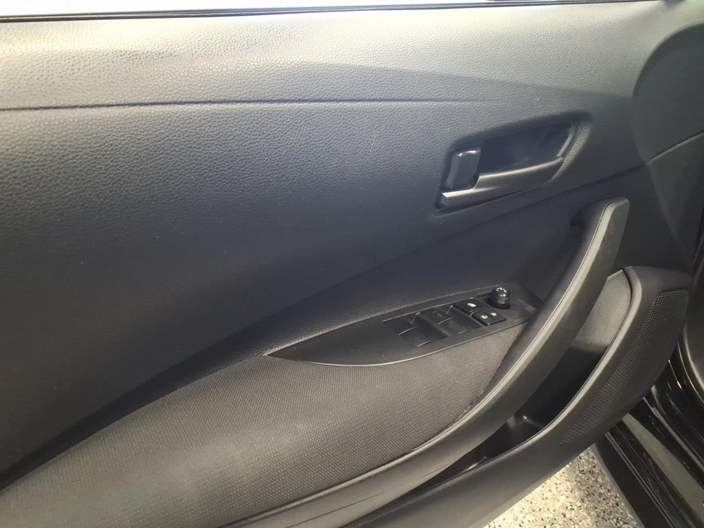 Photo 8 of this TOYOTA COROLLA