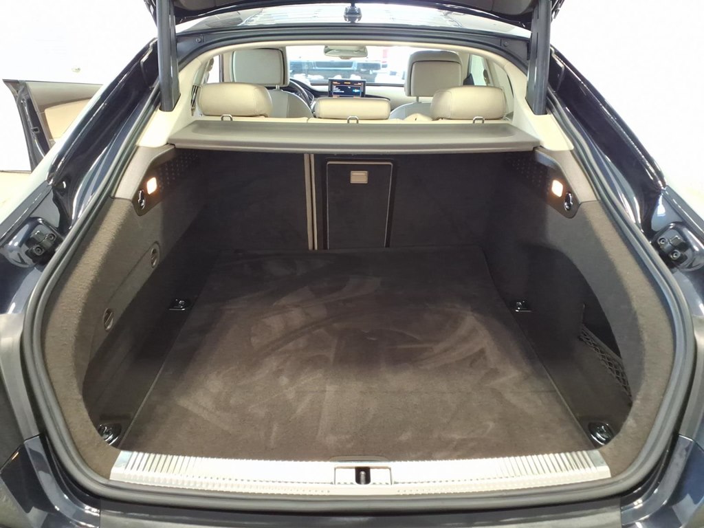 Photo 27 of this AUDI A7