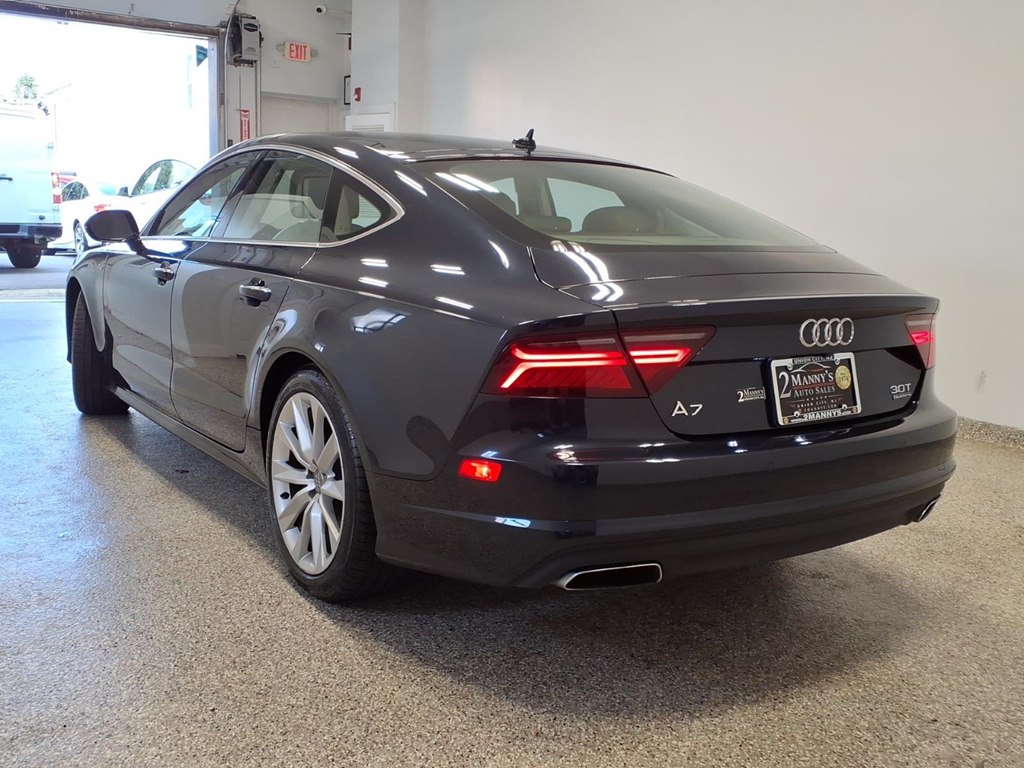 Photo 6 of this AUDI A7