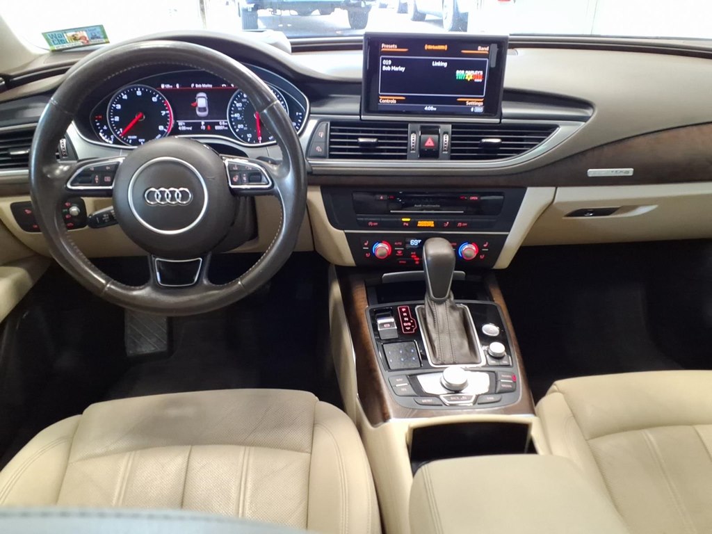 Photo 10 of this AUDI A7