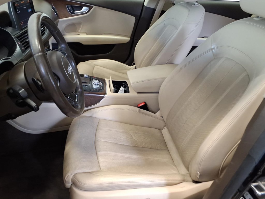 Photo 19 of this AUDI A7