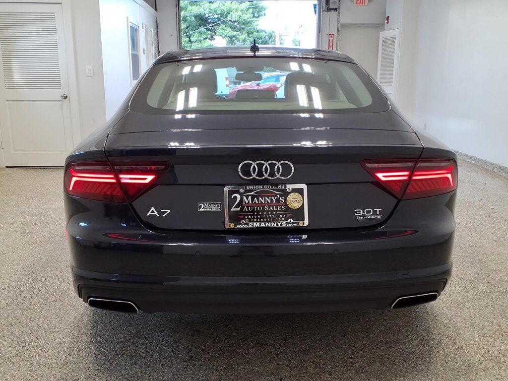 Photo 5 of this AUDI A7
