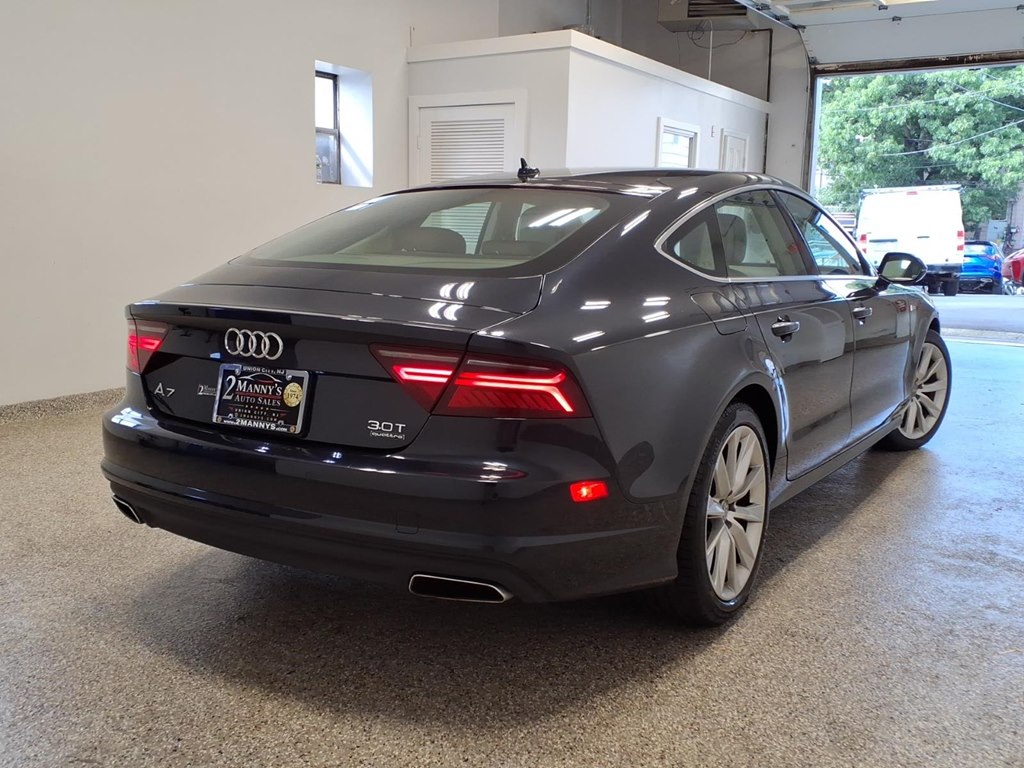 Photo 4 of this AUDI A7