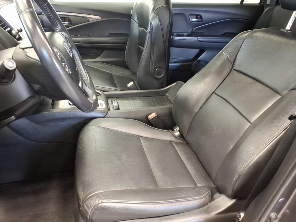 Photo 18 of this HONDA PILOT