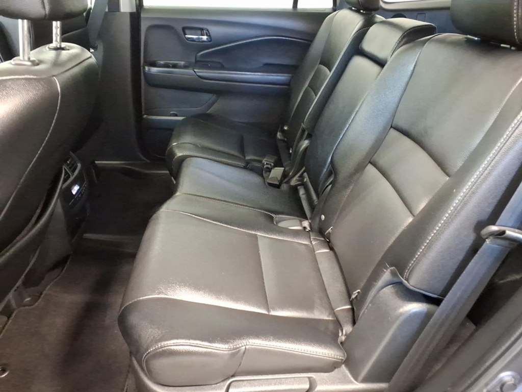 Photo 21 of this HONDA PILOT