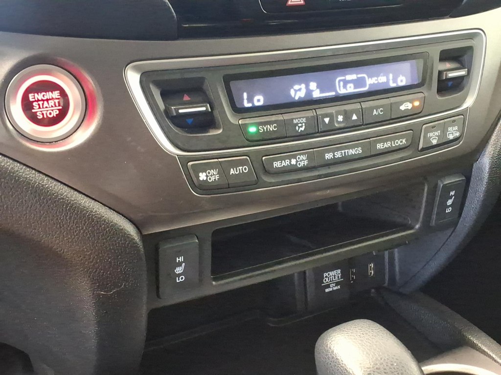 Photo 16 of this HONDA PILOT