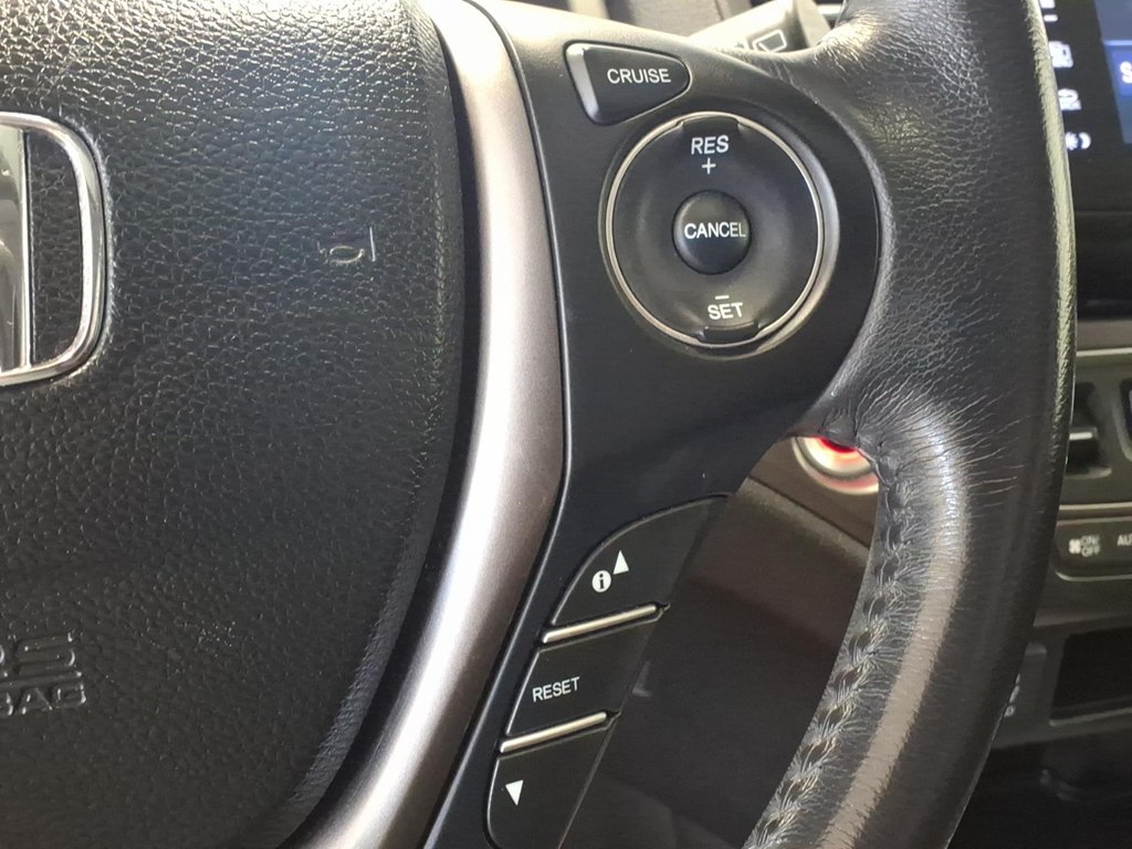 Photo 12 of this HONDA PILOT