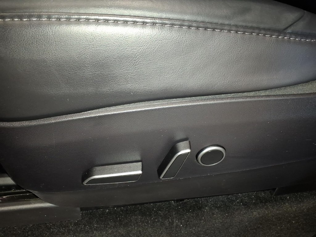 Photo 16 of this TESLA MODEL Y