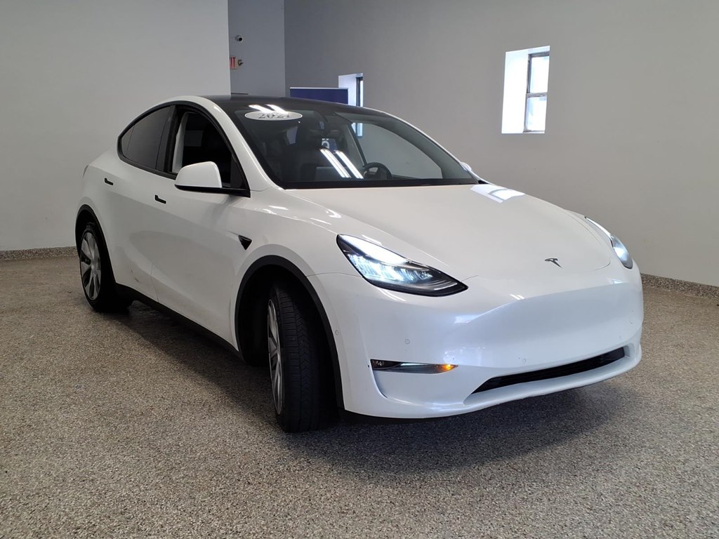 Photo 3 of this TESLA MODEL Y