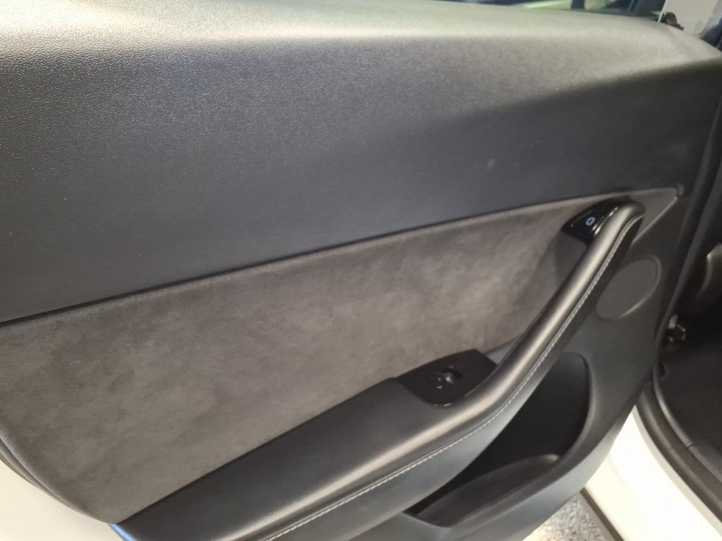 Photo 17 of this TESLA MODEL Y