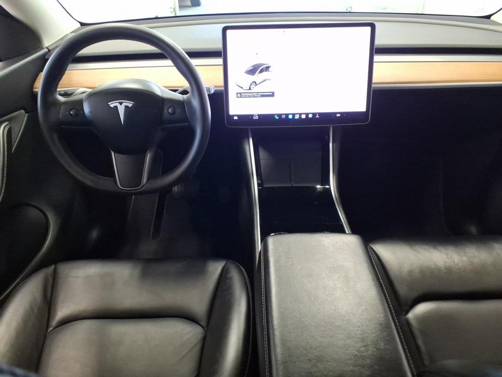 Photo 9 of this TESLA MODEL Y