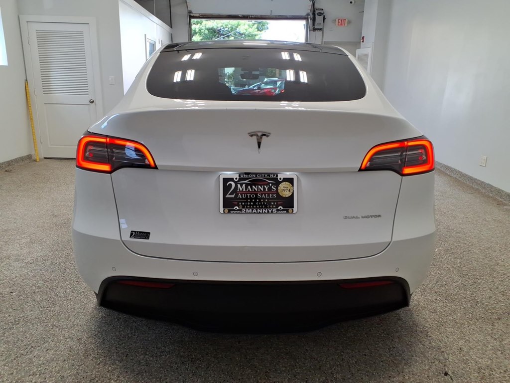 Photo 5 of this TESLA MODEL Y