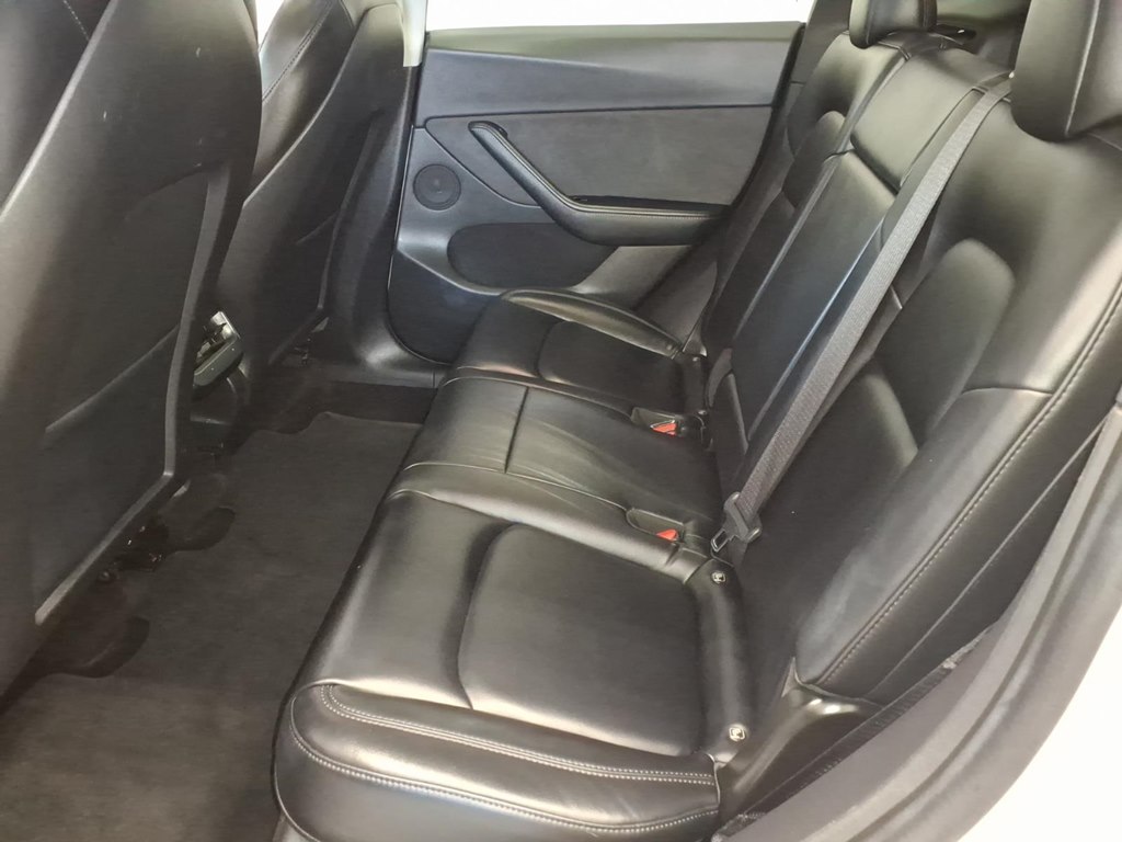 Photo 18 of this TESLA MODEL Y