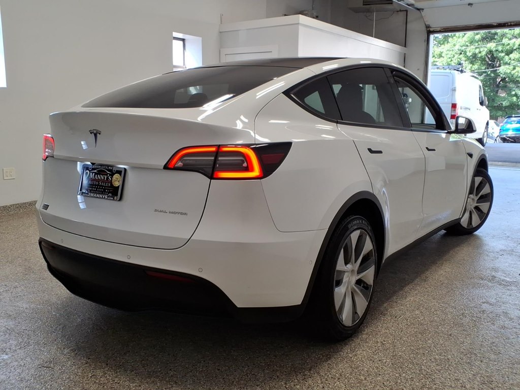Photo 4 of this TESLA MODEL Y