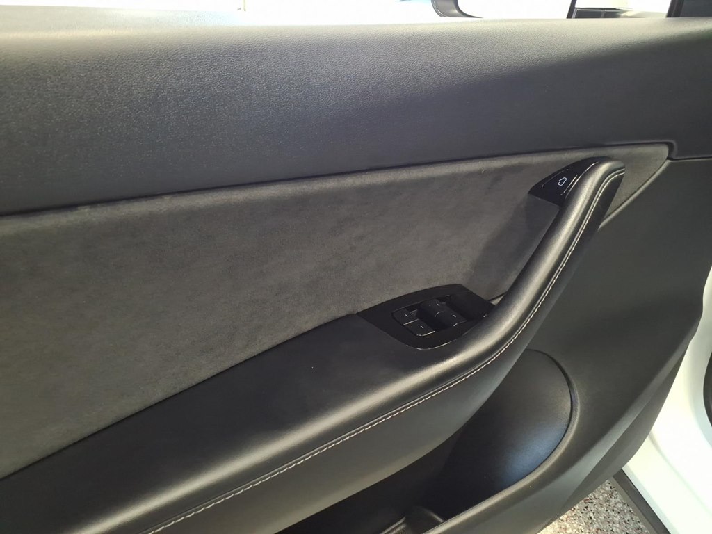 Photo 8 of this TESLA MODEL Y