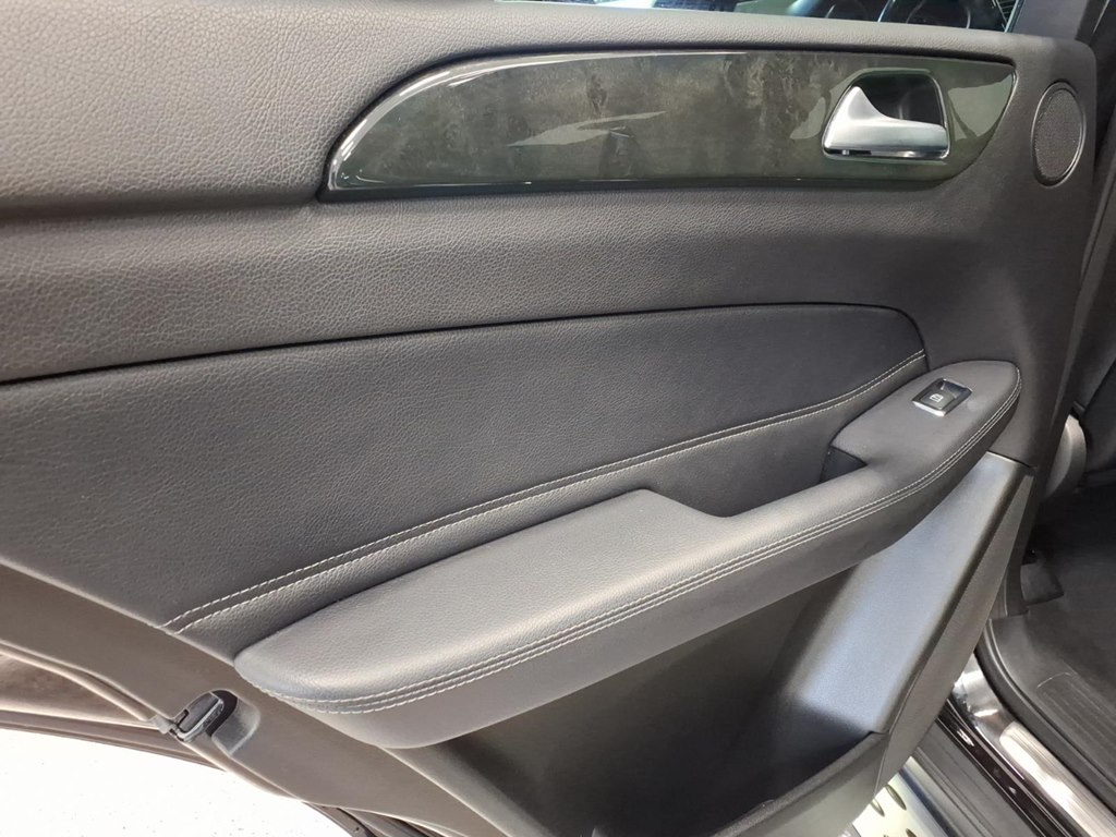 Photo 19 of this MERCEDES-BENZ GLE