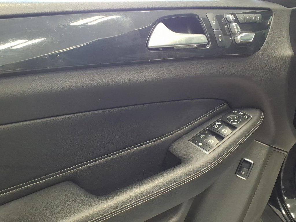 Photo 8 of this MERCEDES-BENZ GLE
