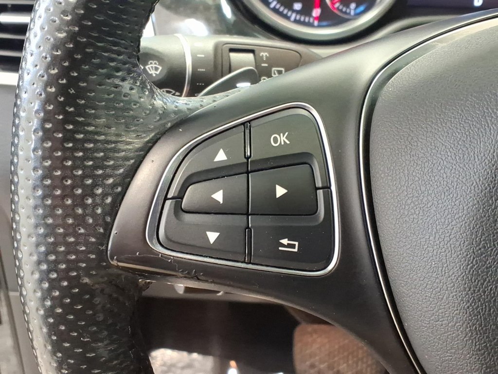 Photo 10 of this MERCEDES-BENZ GLE