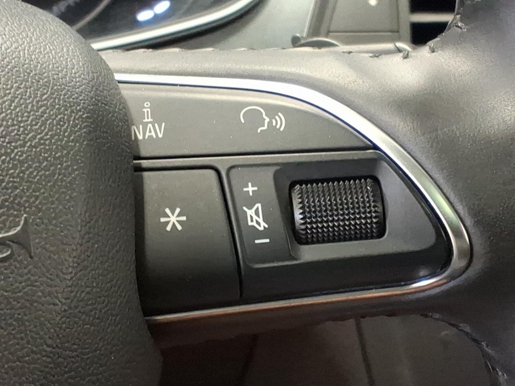 Photo 12 of this AUDI A6