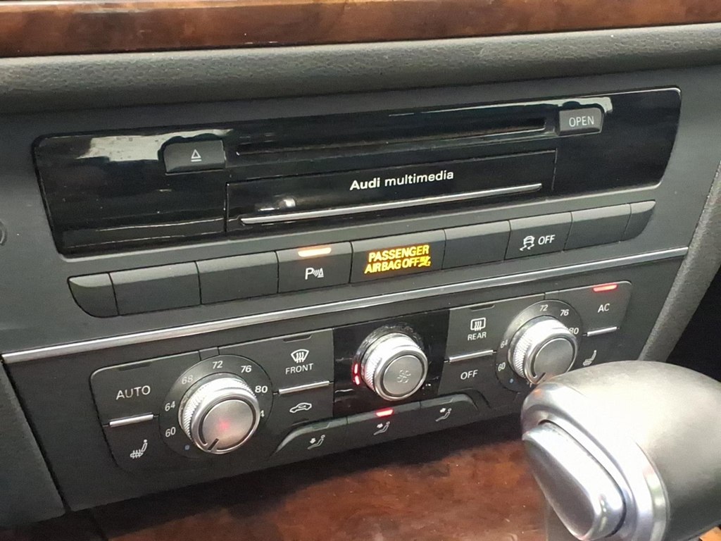 Photo 15 of this AUDI A6