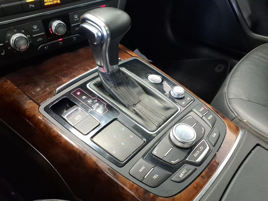 Photo 16 of this AUDI A6
