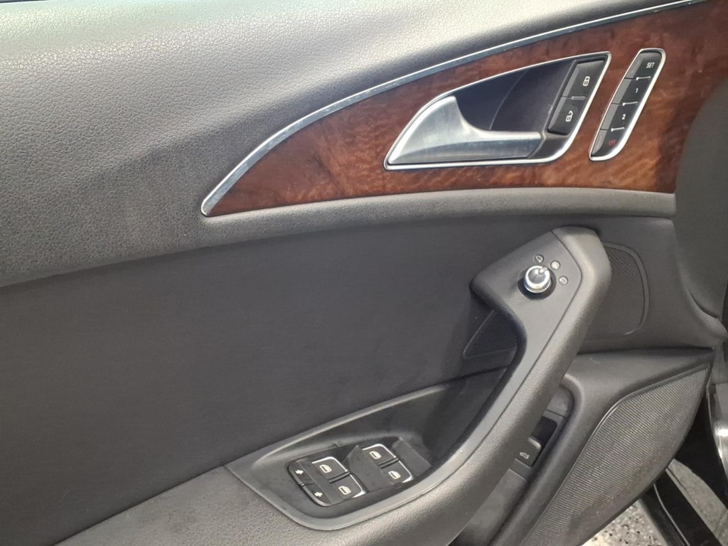 Photo 8 of this AUDI A6