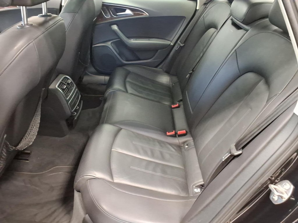 Photo 20 of this AUDI A6