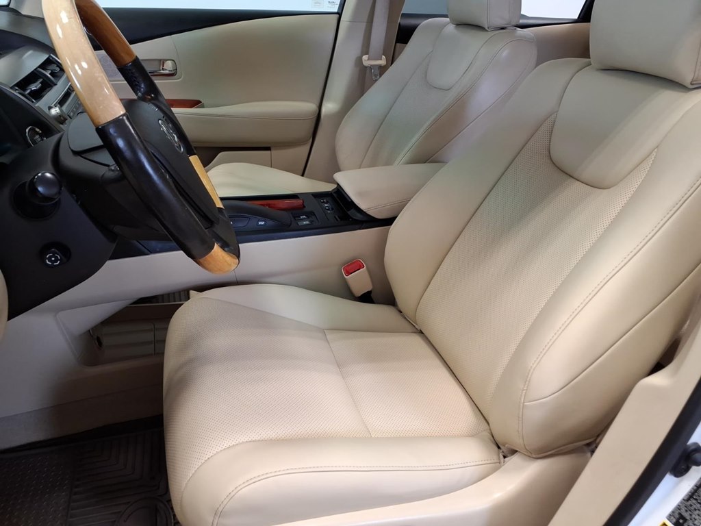 Photo 17 of this LEXUS RX 350