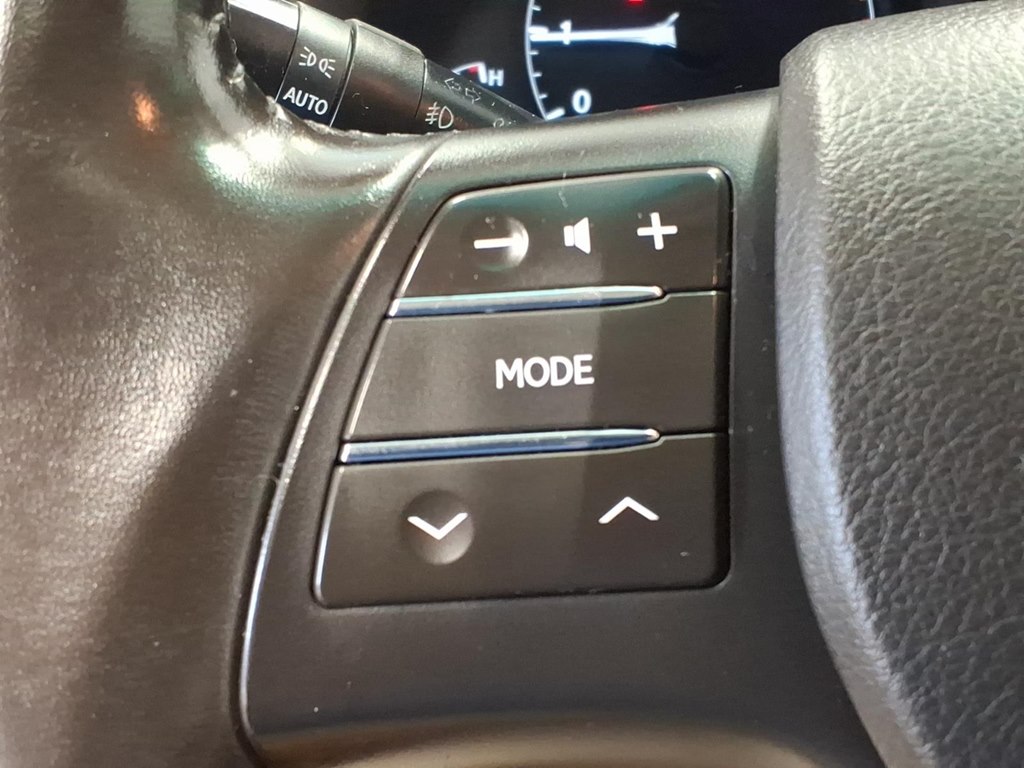 Photo 10 of this LEXUS RX 350
