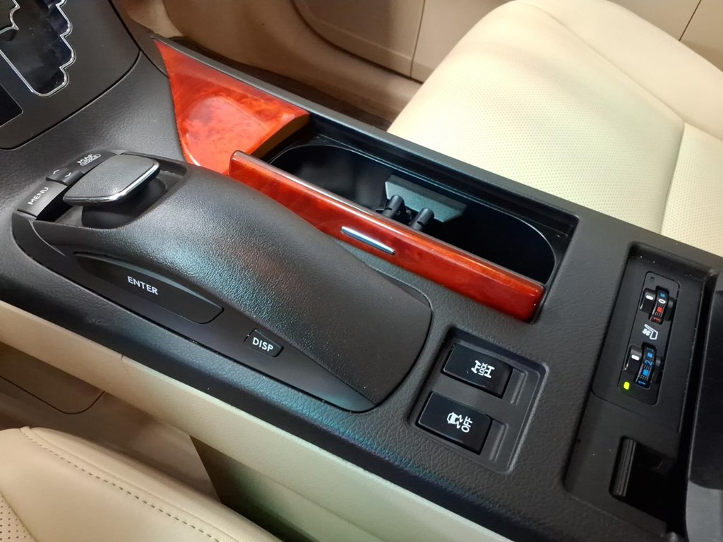 Photo 16 of this LEXUS RX 350