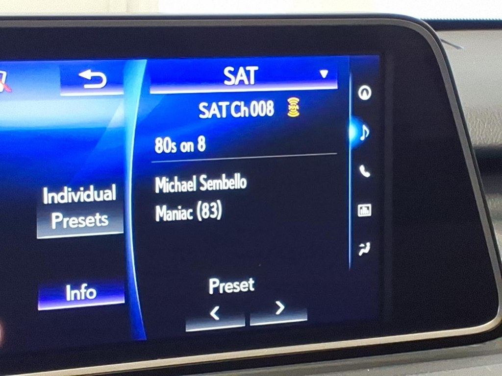 Photo 15 of this LEXUS RX 350