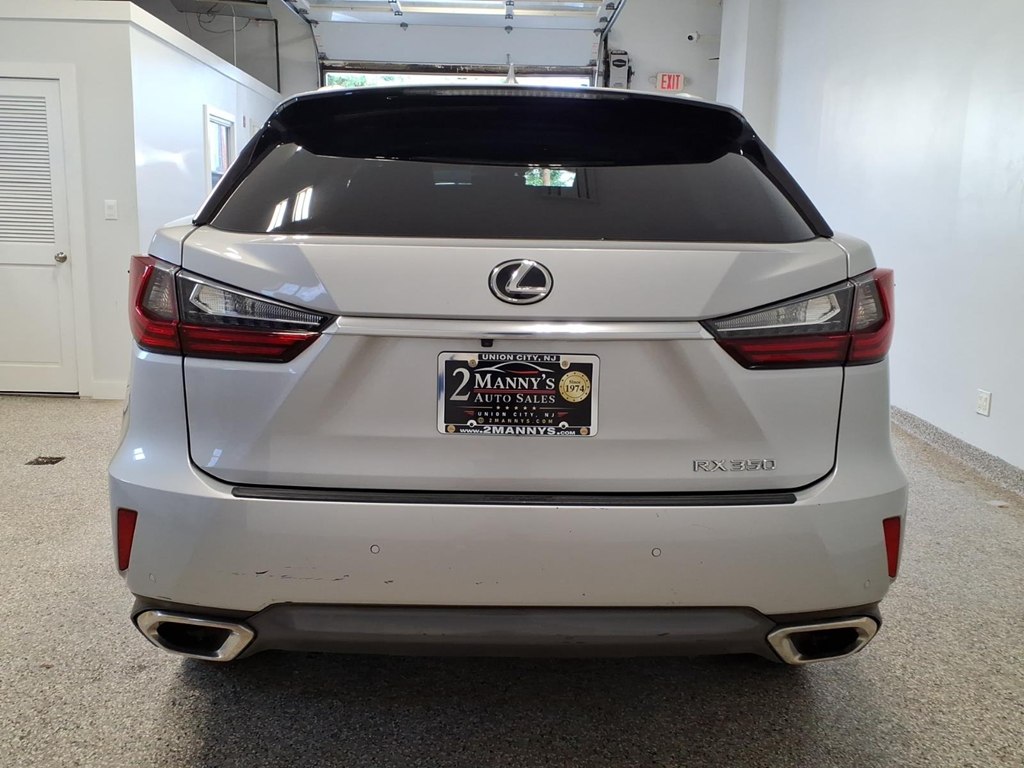 Photo 5 of this LEXUS RX 350
