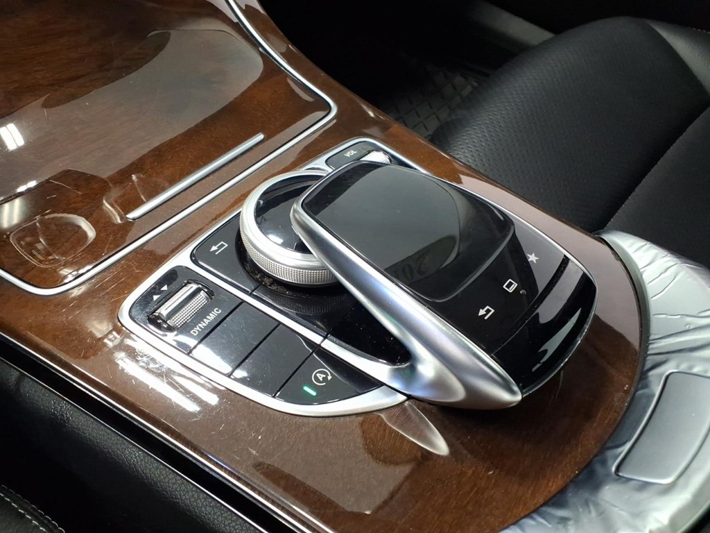 Photo 16 of this MERCEDES-BENZ C-CLASS