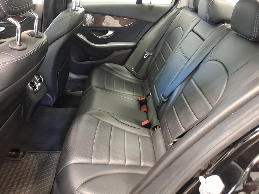 Photo 19 of this MERCEDES-BENZ C-CLASS