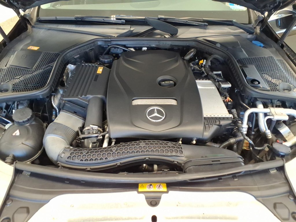 Photo 21 of this MERCEDES-BENZ C-CLASS