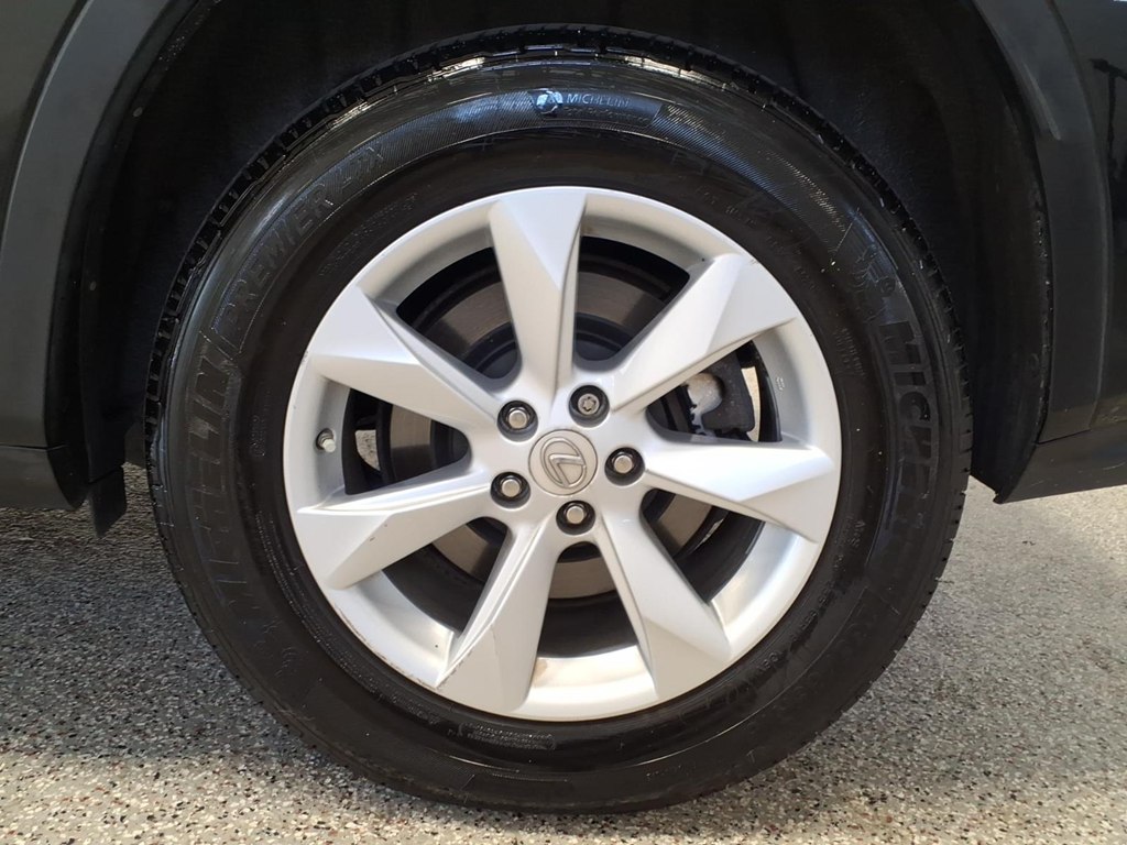 Photo 7 of this LEXUS RX 350