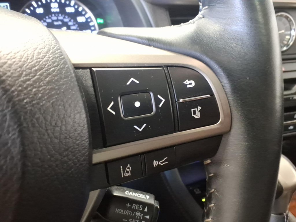 Photo 12 of this LEXUS RX 350