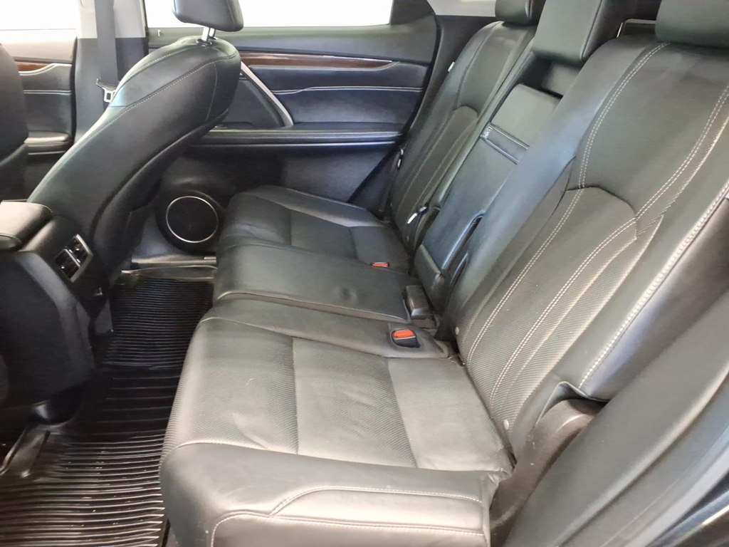 Photo 22 of this LEXUS RX 350