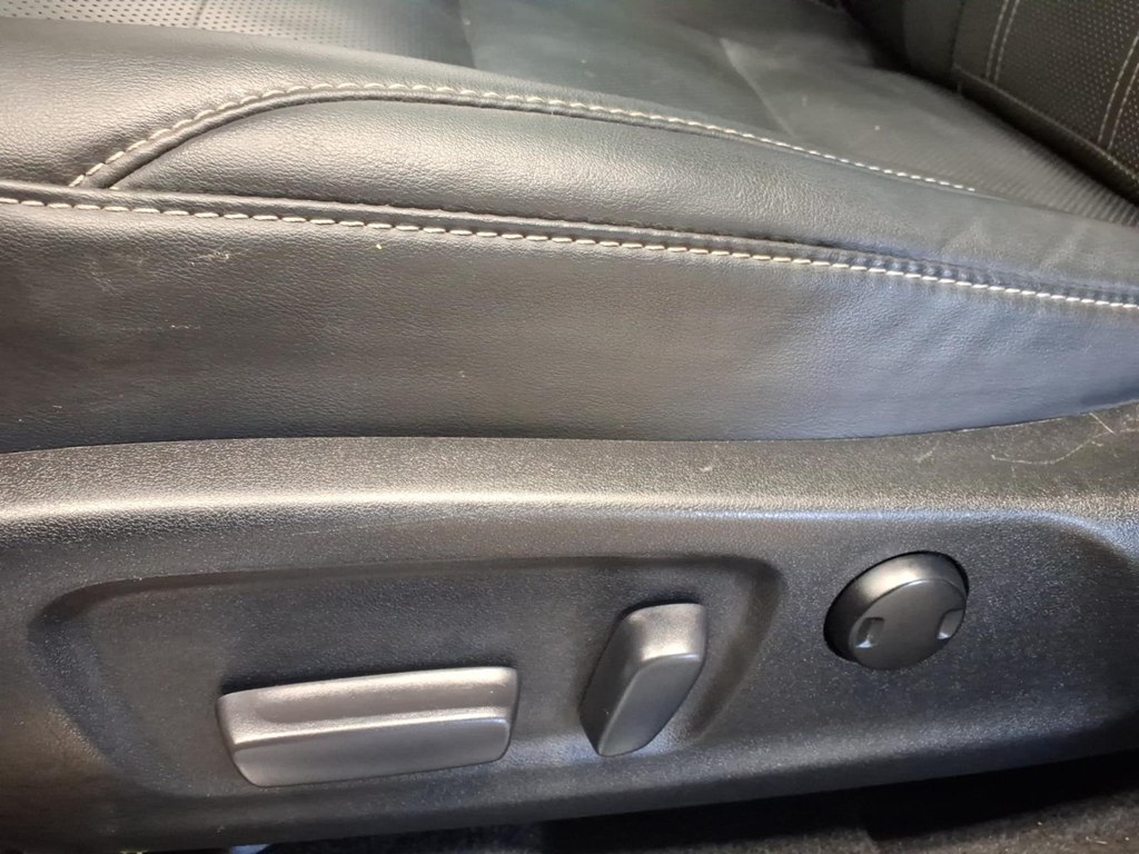Photo 20 of this LEXUS RX 350