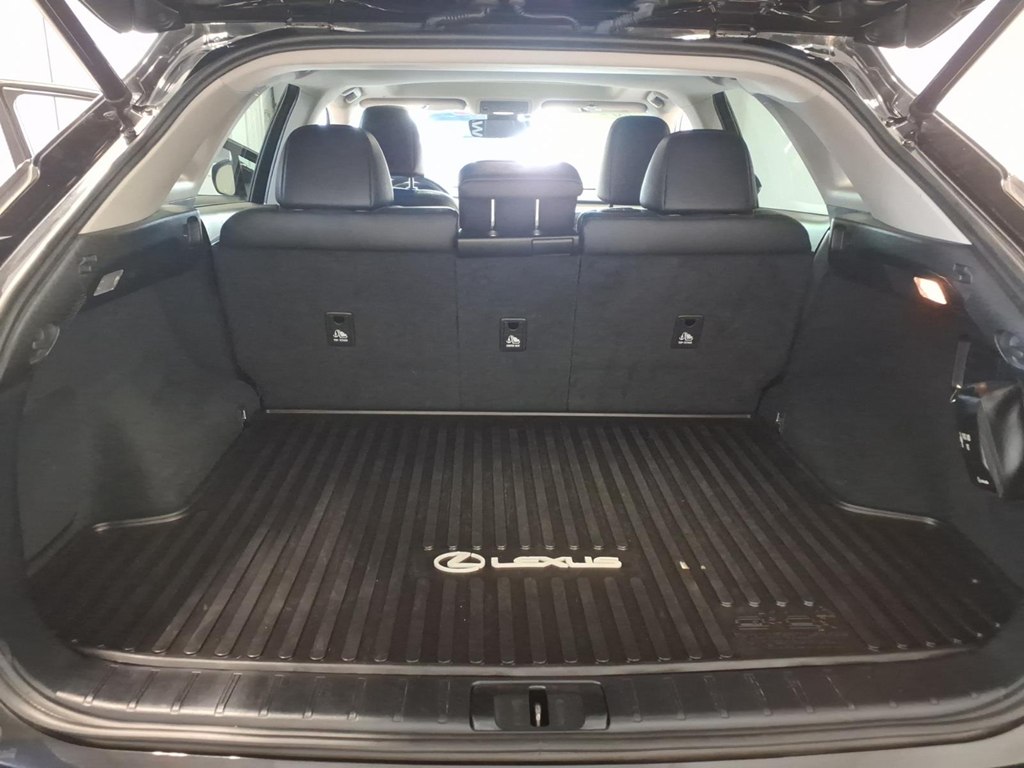 Photo 26 of this LEXUS RX 350