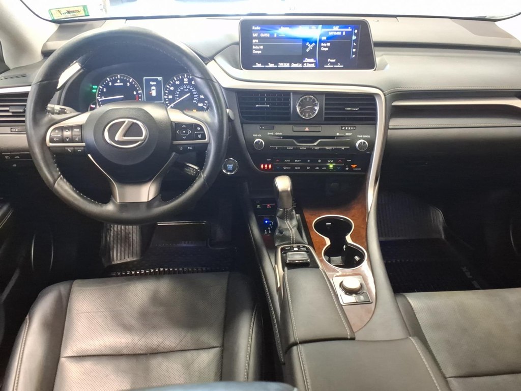 Photo 9 of this LEXUS RX 350
