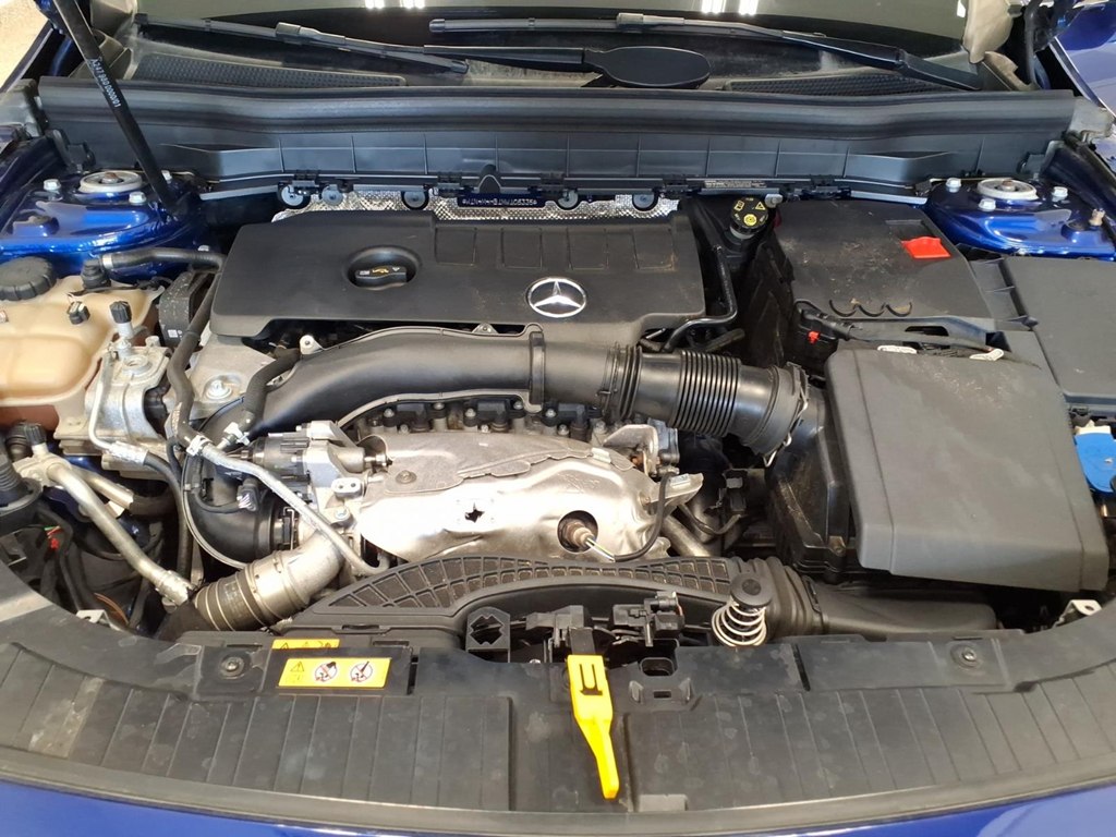 Photo 21 of this MERCEDES-BENZ GLB