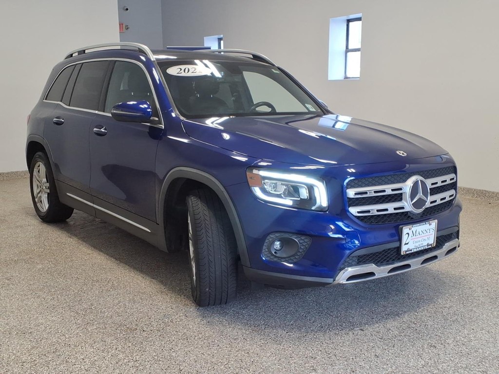 Photo 3 of this MERCEDES-BENZ GLB
