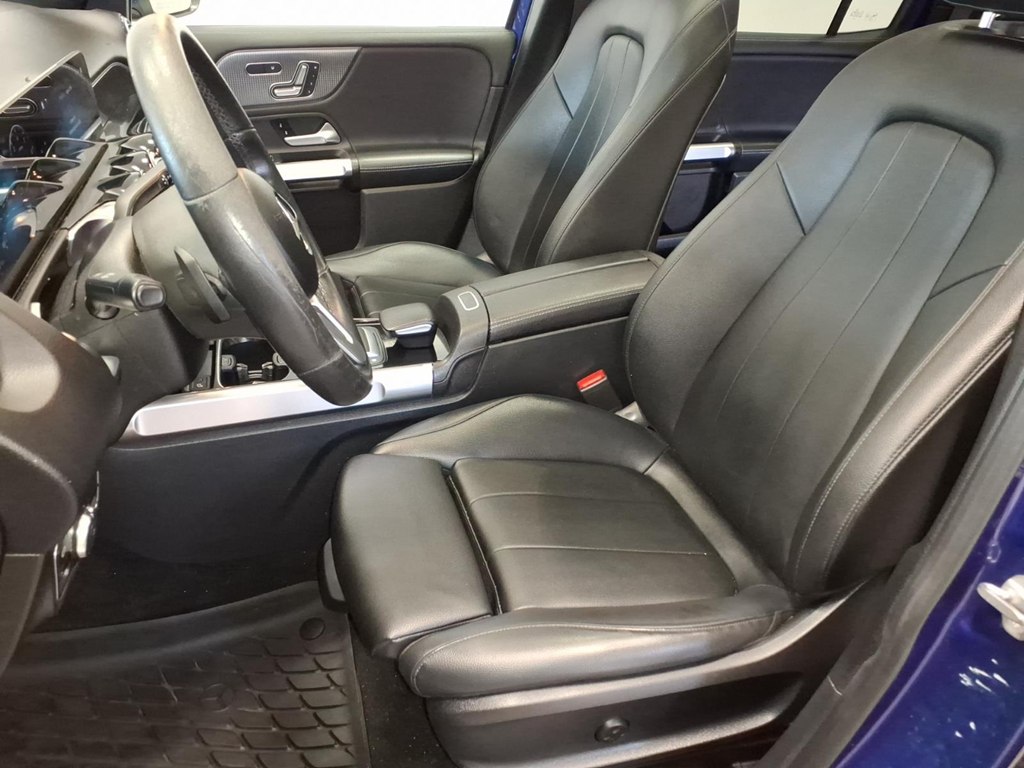 Photo 17 of this MERCEDES-BENZ GLB