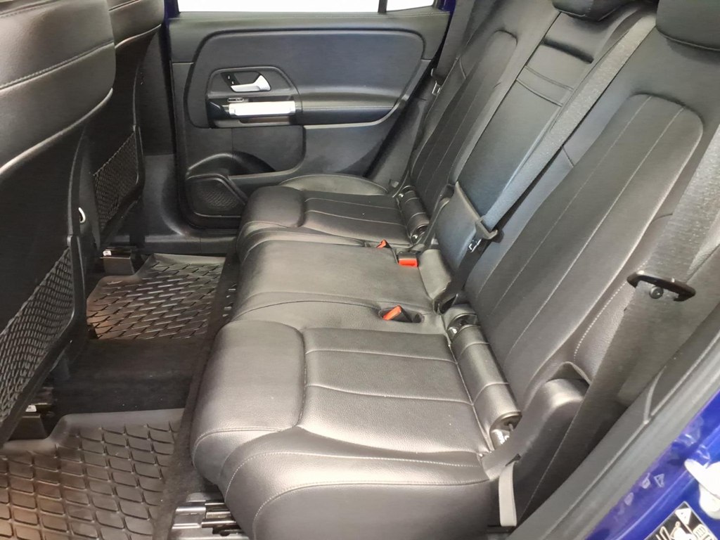 Photo 19 of this MERCEDES-BENZ GLB