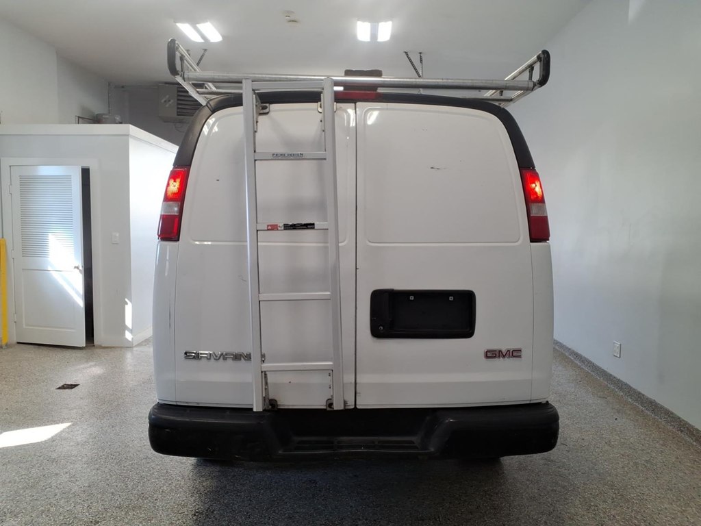 Photo 5 of this GMC SAVANA